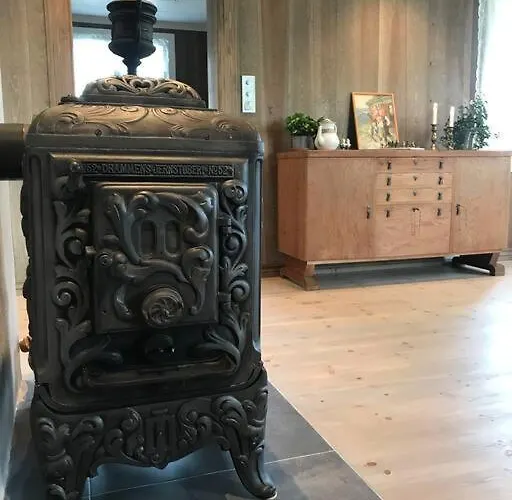 別荘 The Olav-house From 1840, At Farm Ellingbo Vang I Valdres