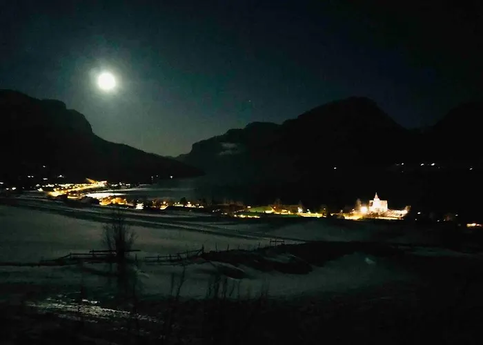 The Olav-house From 1840, At Farm Ellingbo בית נופש