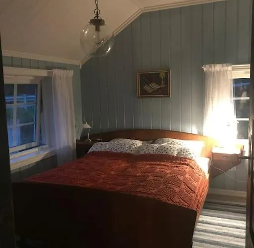 The Olav-house From 1840, At Farm Ellingbo בית נופש *