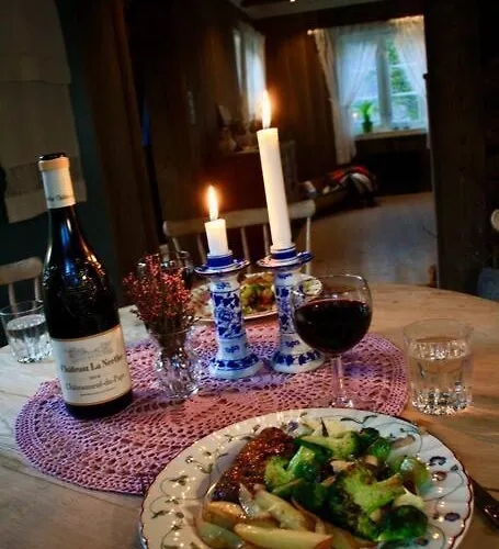 The Olav-house From 1840, At Farm Ellingbo בית נופש *