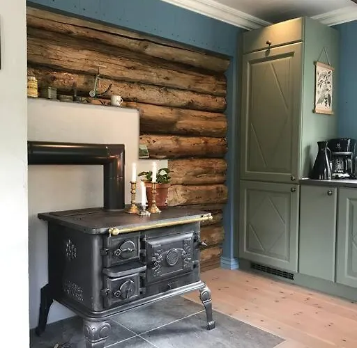 The Olav-house From 1840, At Farm Ellingbo בית נופש